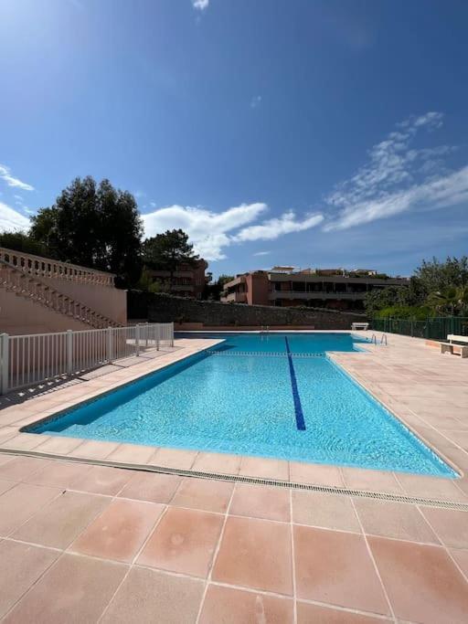 Appartement Avec Jardin Au Coeur De Saint-Tropez. Екстер'єр фото